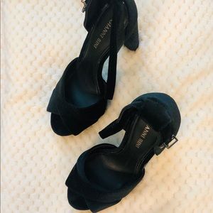 Gianni Bini Black Sandals Size 6.5.